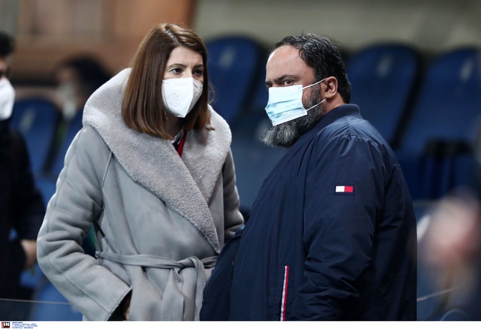 Η Λίνα Σουλούκου με τον πρόεδρο της ΠΑΕ Ολυμπιακός, Βαγγέλη Μαρινάκη / Φωτογραφία αρχείου: INTIME