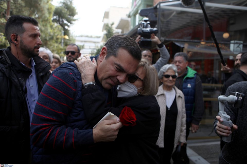 Ο Αλέξης Τσίπρας στην πλατεία Νέας Σμύρνης
