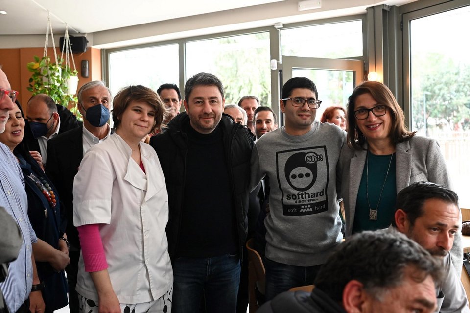 επίσκεψη του Νίκου Ανδρουλάκη στο «Παρεάκι»