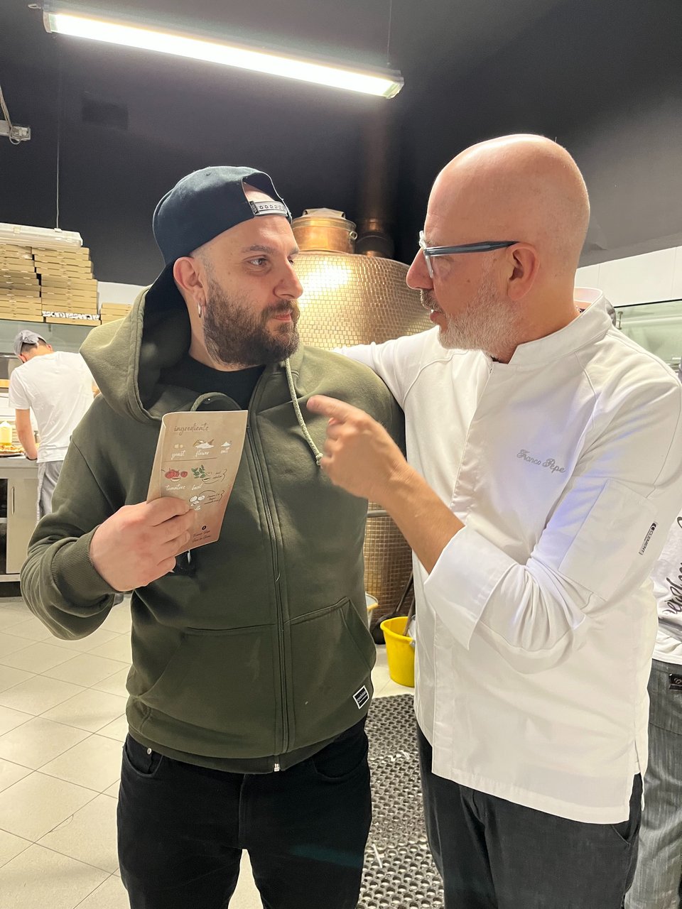 Ο Στηβ Στεφανίδης με τον Franco Pepe, τον σεφ Pepe in Grani, στο Caiazzo της Ιταλίας  / Φωτογραφία: Courtesy of Steve Stefanidis