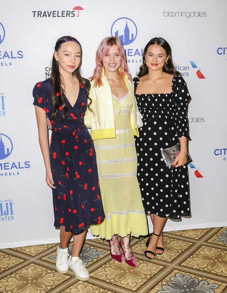 Η Chloe Murdoch, από αριστερά, η Georgia May Jagger και η Grace Murdoch