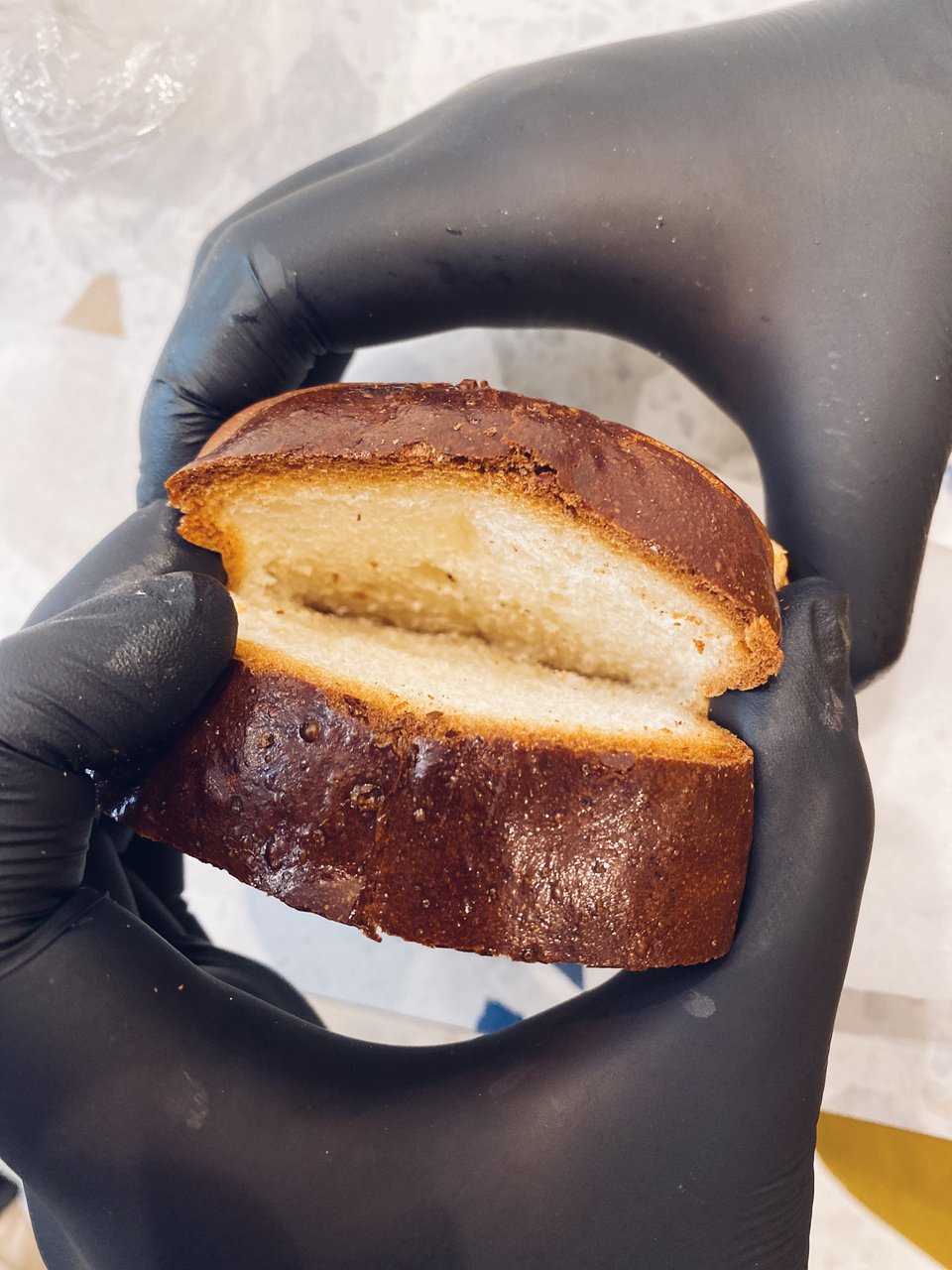 Το ψωμάκι μπριός έχει ακαταμάχητη γεύση / Φωτογραφία: Μάνος Λειβαδάρος/iefimerida.gr  