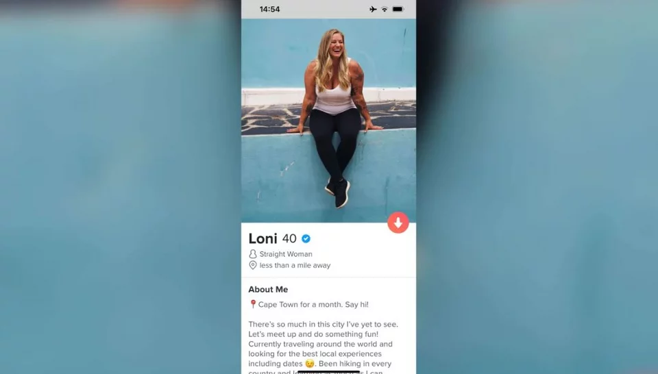 Στιγμιότυπο οθόνης του προφίλ Tinder της Loni James