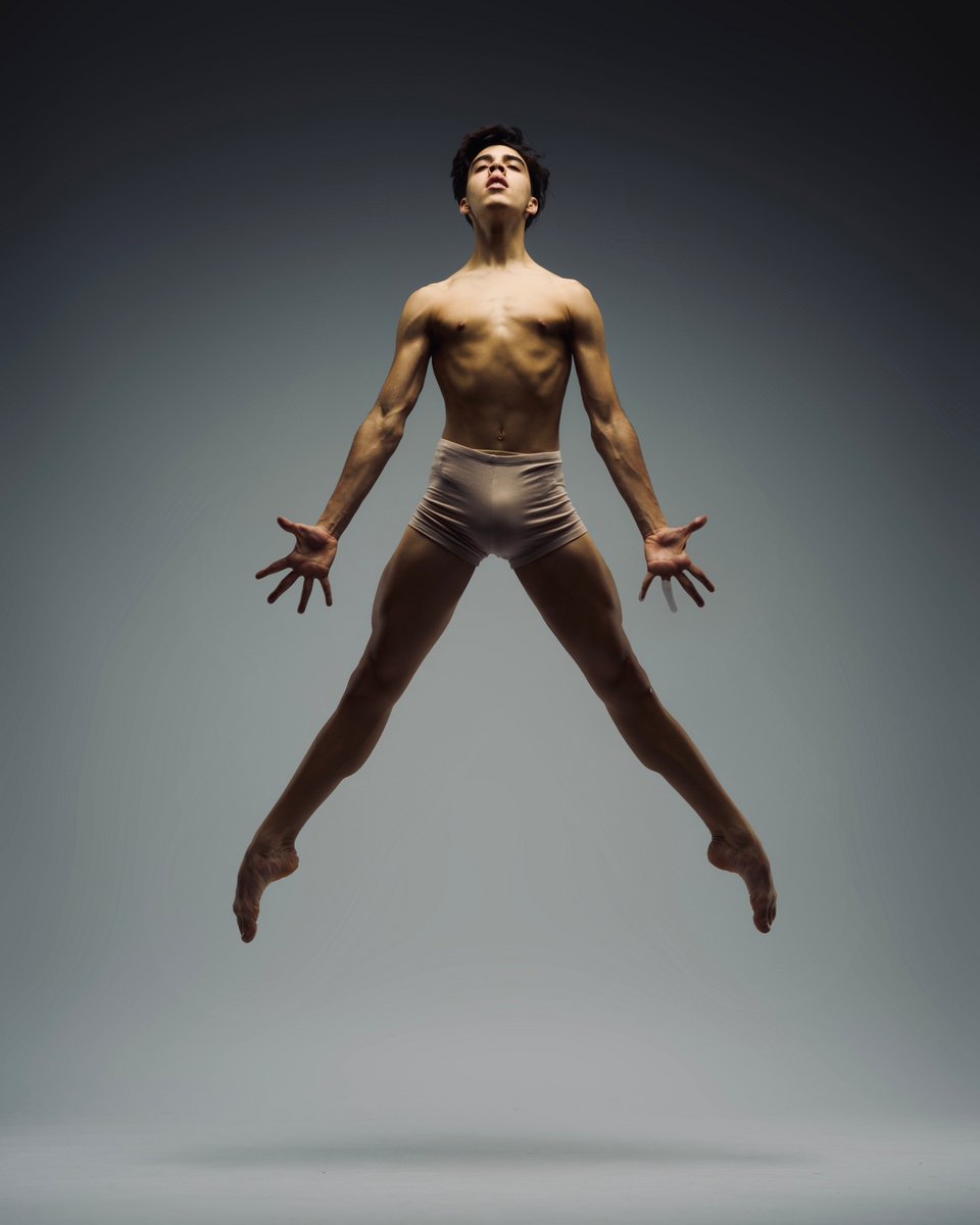 Νικόλας Σωτηρίου: Ο Έλληνας χορευτής που εντυπωσιάζει με το ταλέντο του στο εξωτερικό - iefimerida.gr