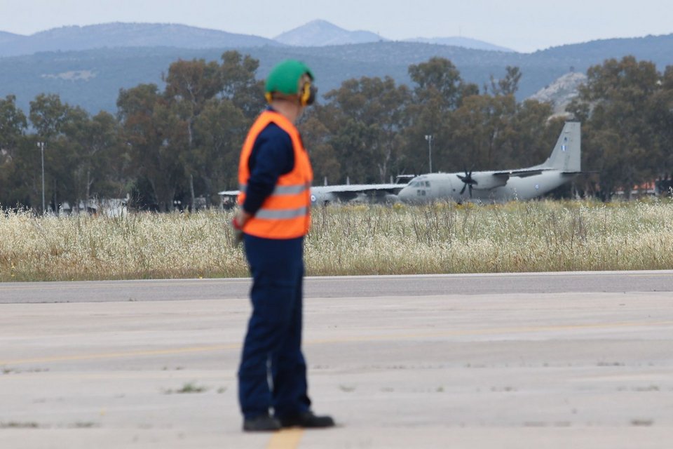 Η άφιξη του C-27J Spartan της Πολεμικής Αεροπορίας στην Ελευσίνα