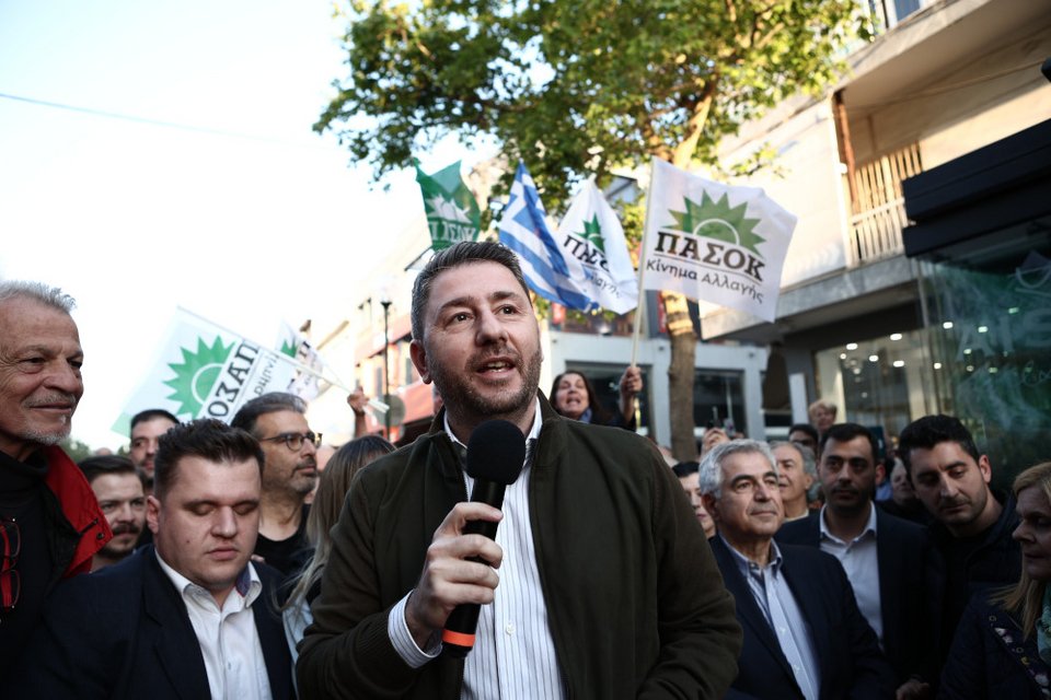 Ο πρόεδρος του ΠΑΣΟΚ, Νίκος Ανδρουλάκης, στο Περιστέρι