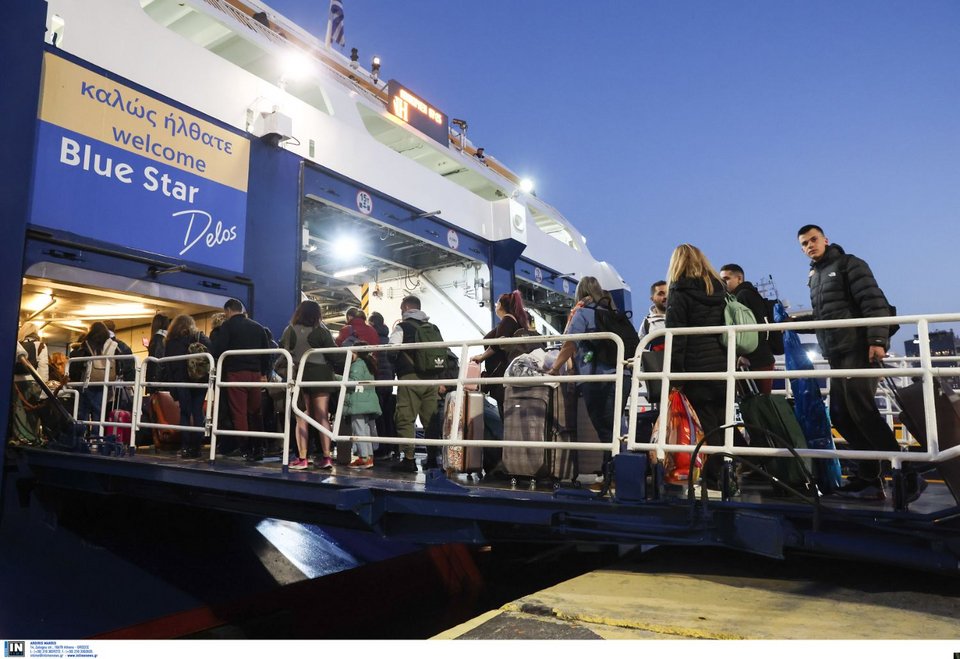 Αυξημένη κίνηση στα λιμάνια στην έξοδο των Αθηναίων για το Πάσχα