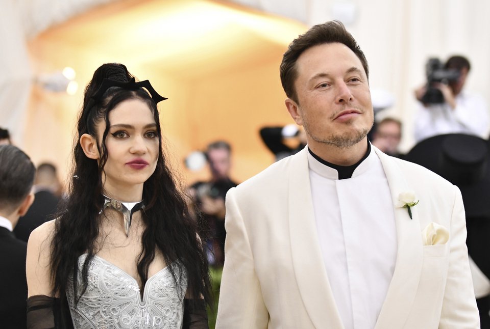 Έλον Μασκ και Grimes