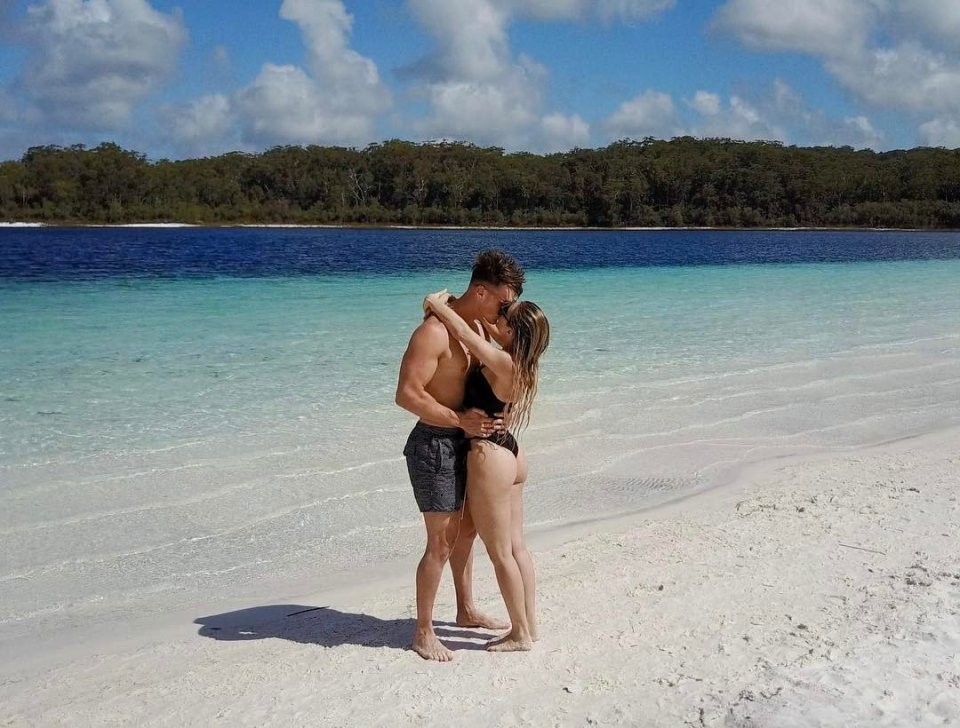 Ο Ben και η σύζυγός του φωτογραφήθηκαν να απολαμβάνουν πολυτελείς διακοπές στο εξωτερικό 