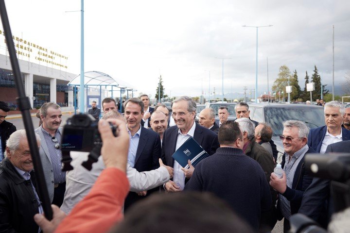 Κυριάκος Μητσοτάκης και Αντώνης Σαμαράς στην Καλαμάτα -Φωτογραφία: Δημήτρης Παπαμήτσος/ΓτΠ