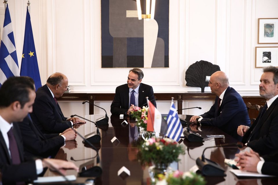 Συνάντηση του πρωθυπουργού Κυριάκου Μητσοτάκη με τον Υπουργό Εξωτερικών της Αιγύπτου Σαμέχ Σούκρι στο Μέγαρο Μαξίμου