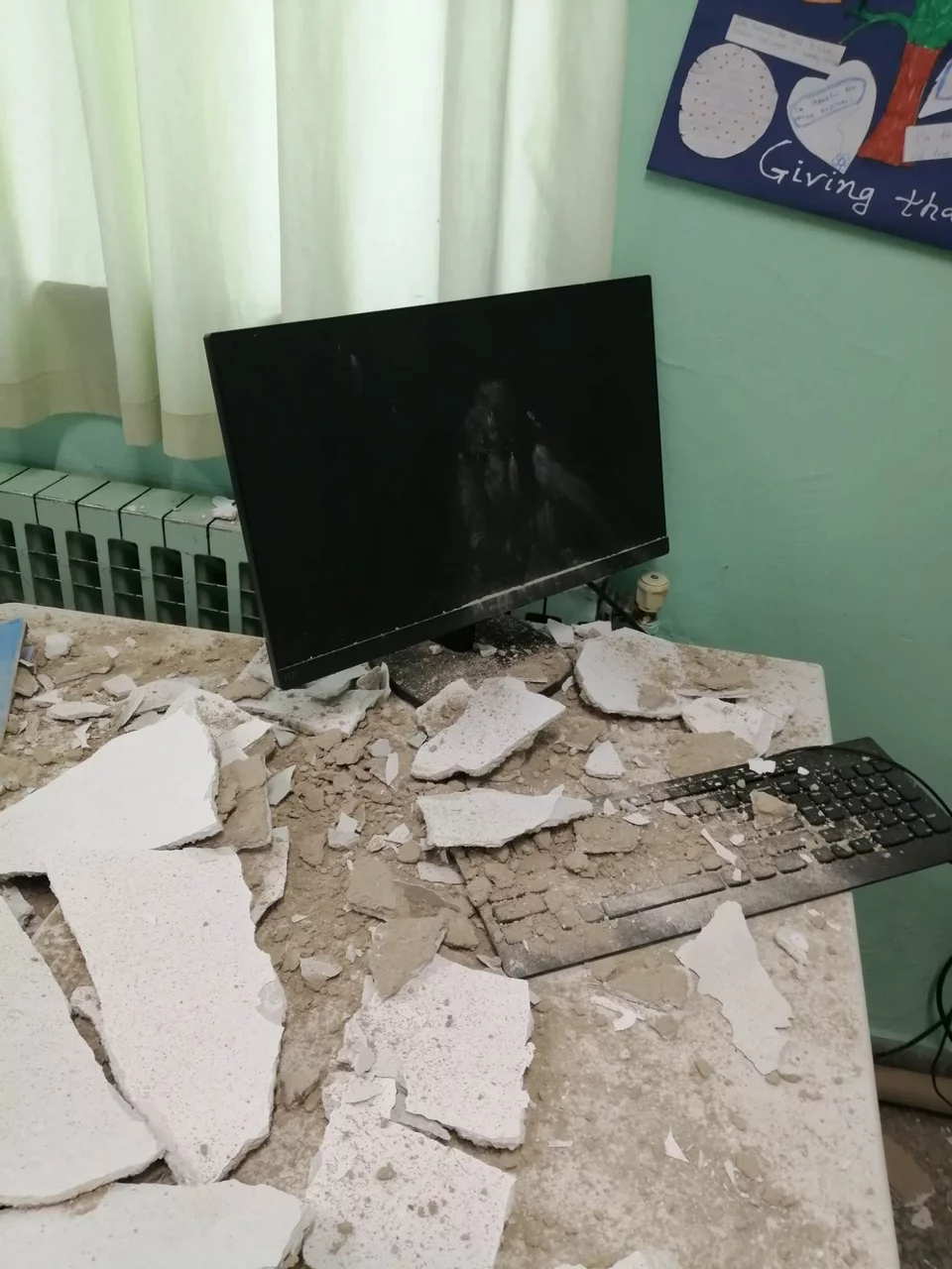 Βόλος: Κατέρρευσε τμήμα της οροφής σε τάξη δημοτικού σχολείου