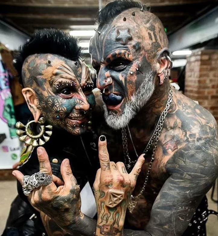 Το ζευγάρι με τις 91 τροποποιήσεις σώματος