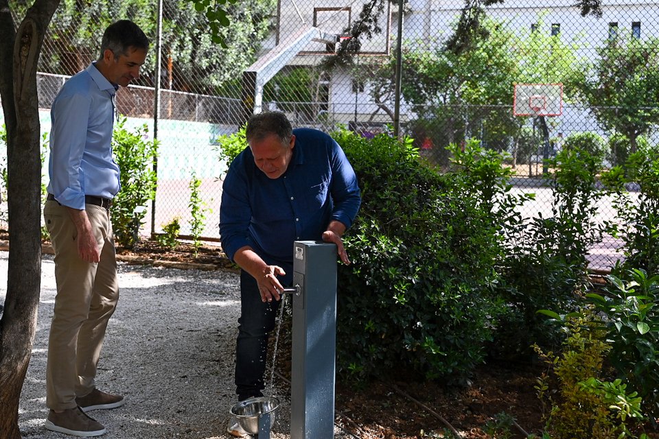 Στον χώρο τοποθετήθηκαν  ποτίστρες σκύλων