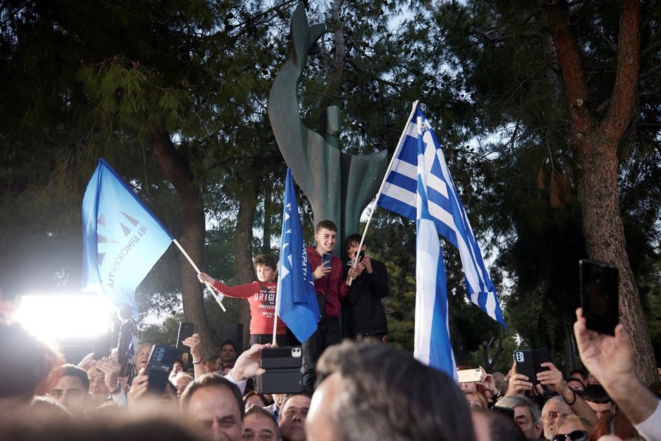 Ο πρωθυπουργός απευθύνει χαιρετισμό στους πολίτες της Ελευσίνας