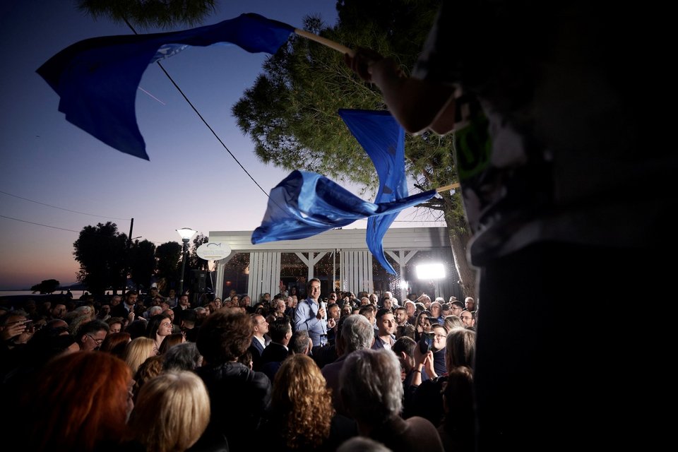 Θερμή υποδοχή των πολιτών της Ελευσίνας στον πρόεδρο της ΝΔ και πρωθυπουργό Κυριάκο Μητσοτάκη