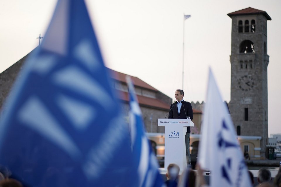 Ο πρωθυπουργός Κυριάκος Μητσοτάκης στη διάρκεια ομιλίας σε ανοικτή συγκέντρωση στη Ρόδο / Φωτογραφία: Δημήτρης Παπαμήτσος