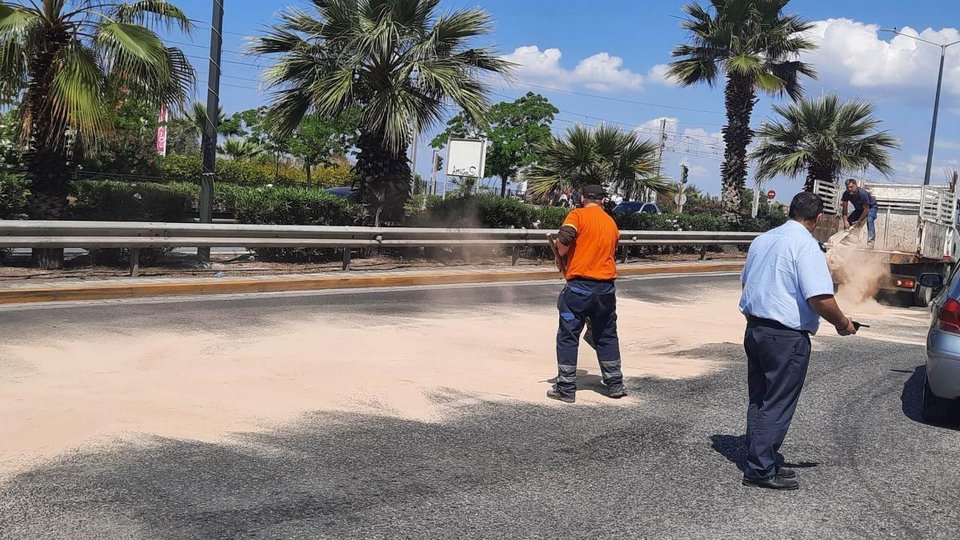 Θανατηφόρο τροχαίο σοκ στην παραλιακή -Μηχανή συγκρούστηκε με 7 αυτοκίνητα, νεκρός 57χρονος