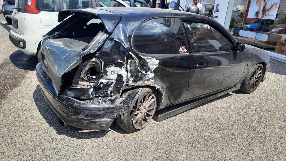 Θανατηφόρο τροχαίο σοκ στην παραλιακή -Μηχανή συγκρούστηκε με 7 αυτοκίνητα, νεκρός 57χρονος