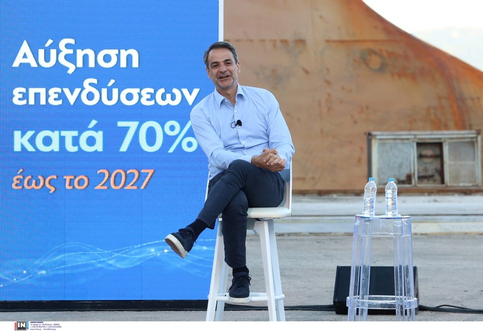 Ο πρωθυπουργός εξαγγέλοντας τα νέα μέτρα για την επόμενη τετραετία από τα Ναυπηγεία Ελευσίνας