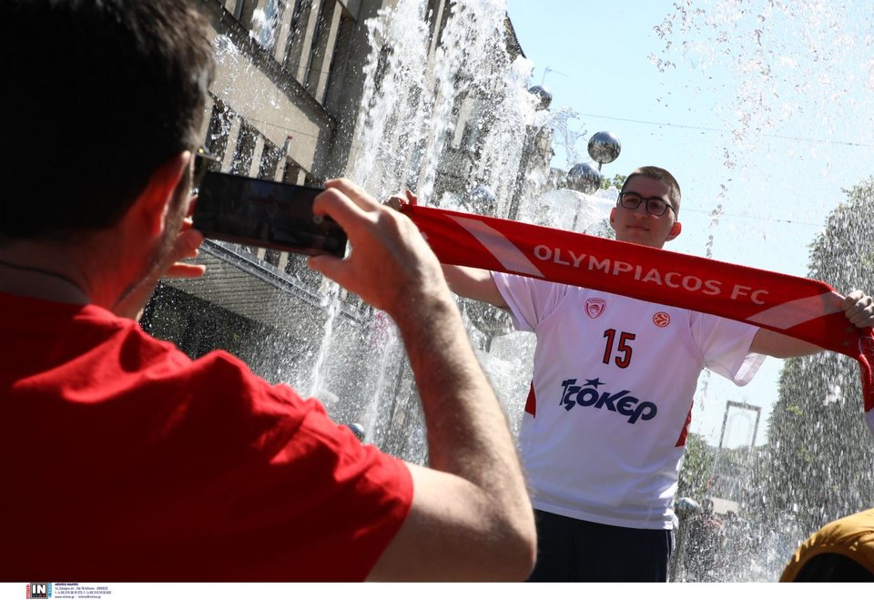 Φίλαθλοι του Ολυμπιακού στο Κάουνας για τον τελικό της Euroleague ανάμεσα σε Ολυμπιακό και Ρεάλ Μαδρίτης