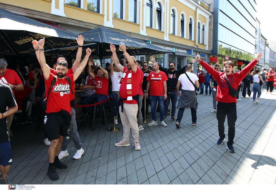 Φίλαθλοι του Ολυμπιακού στο Κάουνας για τον τελικό της Euroleague ανάμεσα σε Ολυμπιακό και Ρεάλ Μαδρίτης