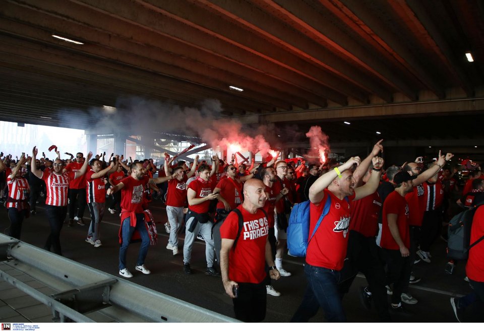 Φίλαθλοι του Ολυμπιακού στο Κάουνας για τον τελικό της Euroleague ανάμεσα σε Ολυμπιακό και Ρεάλ Μαδρίτης