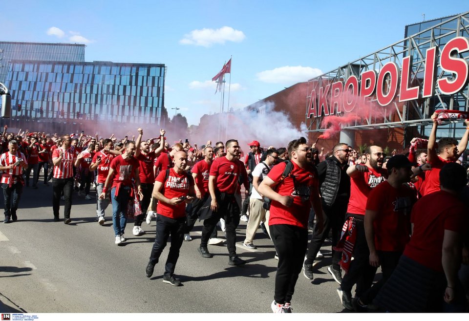 Φίλαθλοι του Ολυμπιακού στο Κάουνας για τον τελικό της Euroleague ανάμεσα σε Ολυμπιακό και Ρεάλ Μαδρίτης