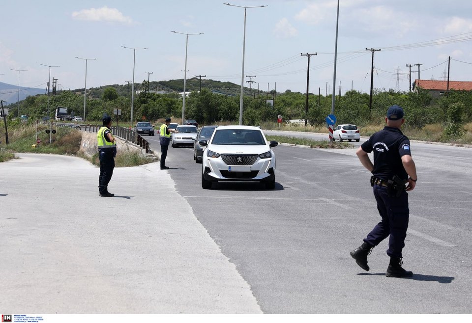 Έλεγχοι της Αστυνομίας στον Βόλο για τον τελικό του Κυπέλλου Ελλάδος ΑΕΚ-ΠΑΟΚ / Φωτογραφία: INTIME