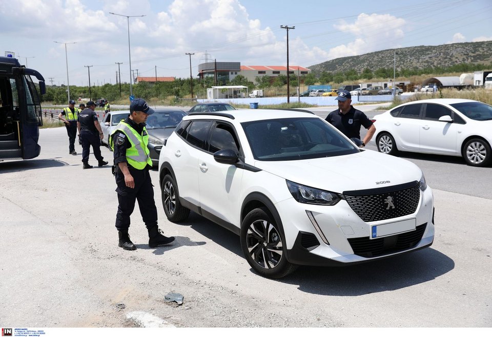 Έλεγχοι της Αστυνομίας στον Βόλο για τον τελικό του Κυπέλλου Ελλάδος ΑΕΚ-ΠΑΟΚ / Φωτογραφία: INTIME