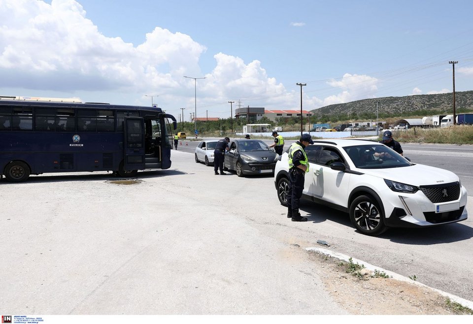 Έλεγχοι της Αστυνομίας στον Βόλο για τον τελικό του Κυπέλλου Ελλάδος ΑΕΚ-ΠΑΟΚ / Φωτογραφία: INTIME