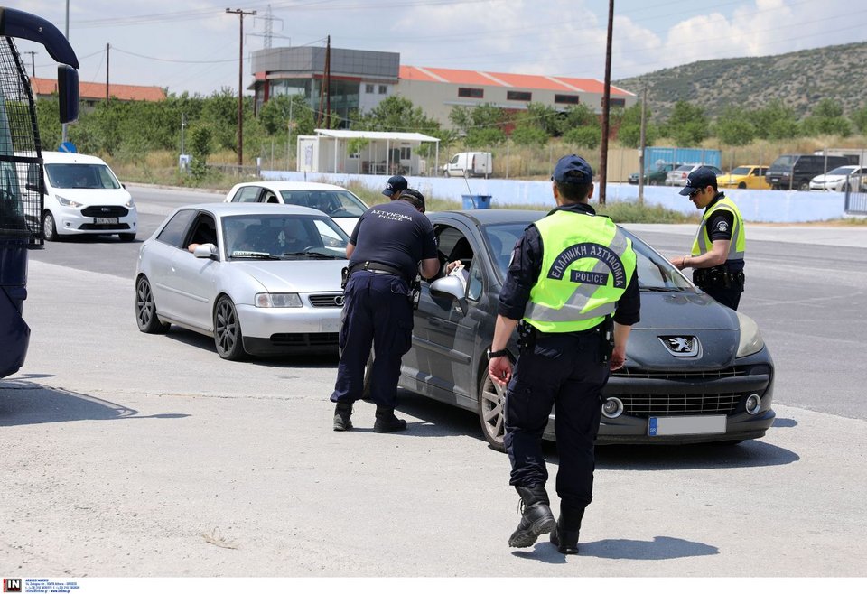 Έλεγχοι της Αστυνομίας στον Βόλο για τον τελικό του Κυπέλλου Ελλάδος ΑΕΚ-ΠΑΟΚ / Φωτογραφία: INTIME