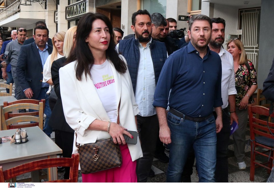O Νίκος Ανδρουλάκης σε περιοδεία στην Πολίχνη Θεσσαλονίκης / Φωτογραφία: Intime