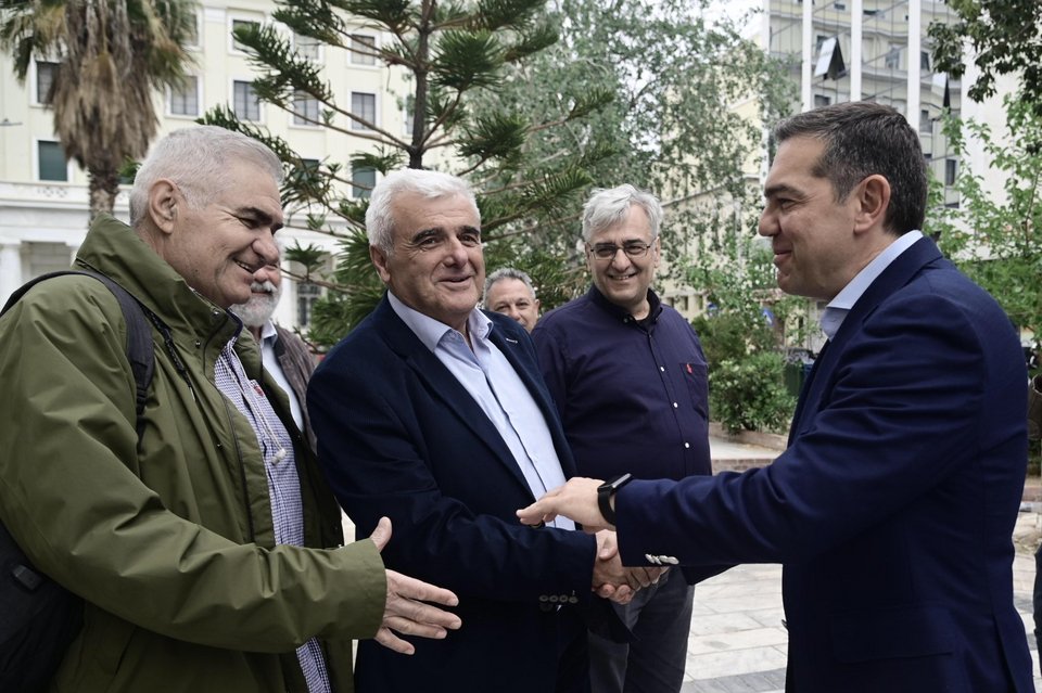 Ο Αλέξης Τσίπρας σε περιοδεία στην Α' Πειραιά