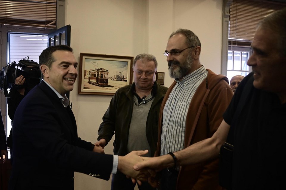 O Αλέξης Τσίπρας σε συνάντηση με συνδικαλιστές των μέσων σταθερής τροχίας στον Πειραιά