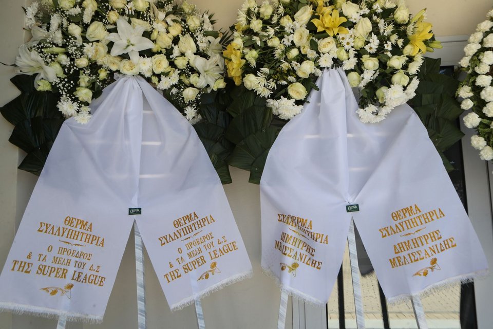 Στεφάνι από τον Δημήτρη Μελισσανίδη και τη Super League