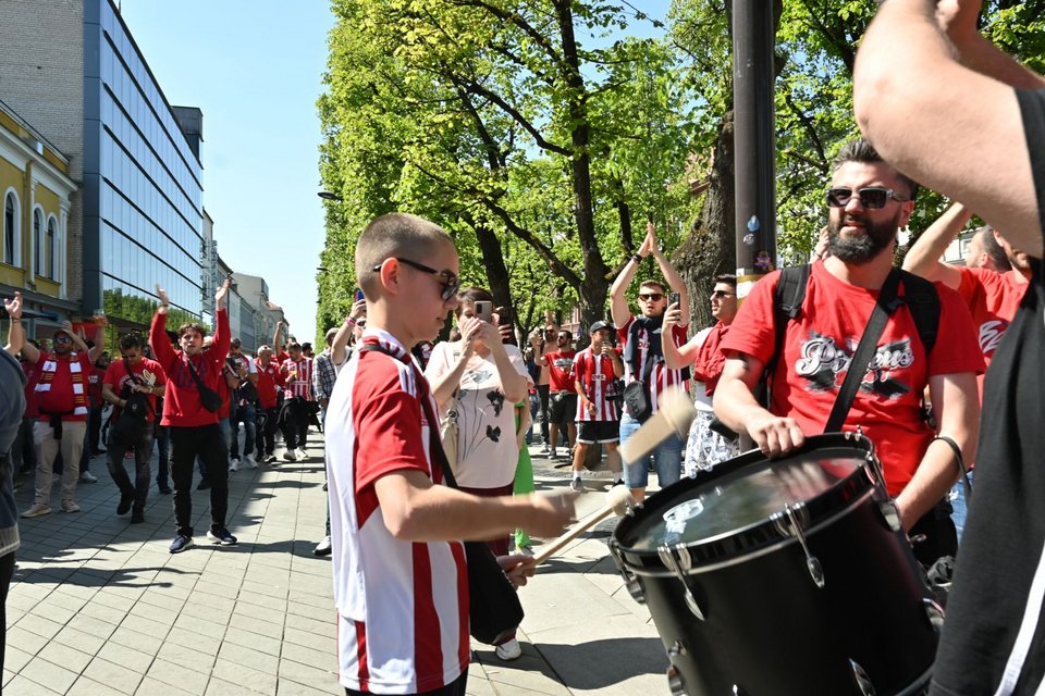 Φίλαθλοι του Ολυμπιακού στο Κάουνας για τον τελικό της Euroleague ανάμεσα σε Ολυμπιακό και Ρεάλ Μαδρίτης
