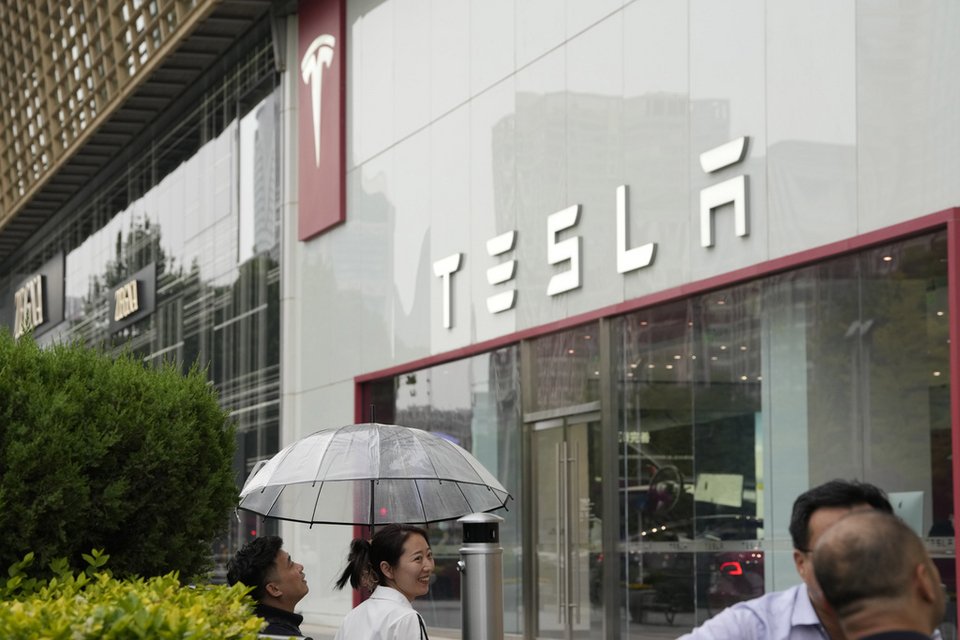 Teslα