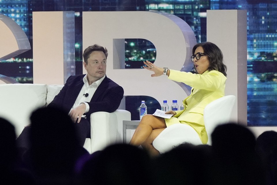 Elon Musk, Linda Yaccarino