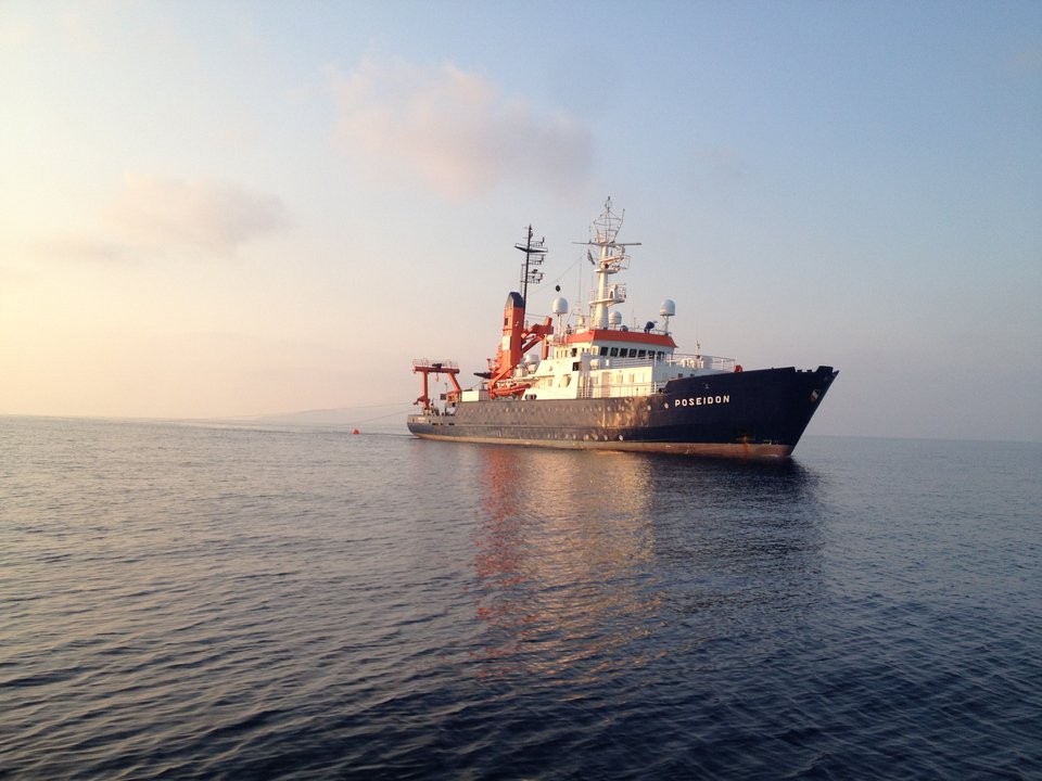 Συνδυάζοντας τις πιο σύγχρονες γεωφυσικές και γεωλογικές μεθόδους, οι επιστήμονες επανεξέτασαν τη μινωική έκρηξη της Σαντορίνης