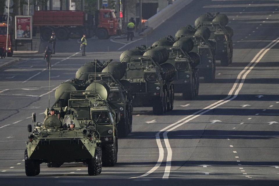 S-400 στην παρέλαση στην Κόκκινη Πλατεία της Μόσχας για την Ημέρα της Νίκης