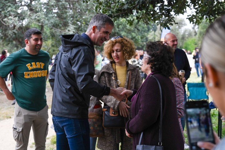 Ο δήμαρχος Αθηναίων Κώστας Μπακογιάννης στο πρωτομαγιάτικο πικ-νικ του Δήμου Αθηναίων υποσχέθηκε του χρόνου ένα ακόμη μεγαλύτερο αστικό πικ-νικ στον ίδιο χώρο / Φωτογραφία: Βασίλης Λαμπίρης