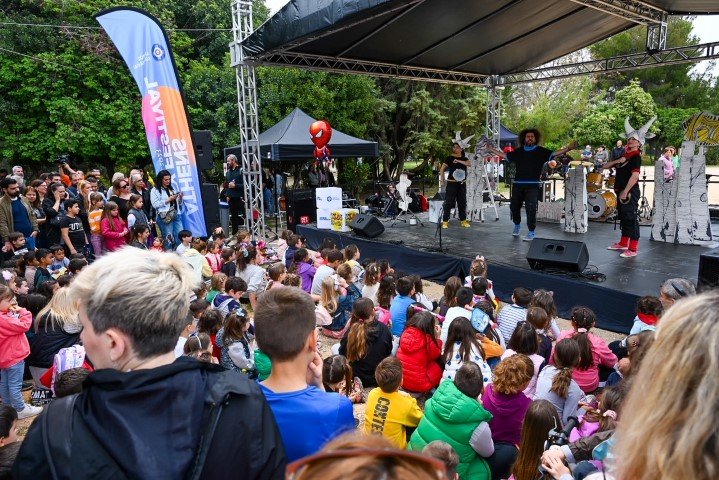 Η Πρωτομαγιά στην καρδιά της Αθήνας μπορεί να είναι εξίσου διασκεδαστική, δημιουργική, πολύχρωμη, οικογενειακή και ίσως όχι απόλυτα παραδοσιακή!  