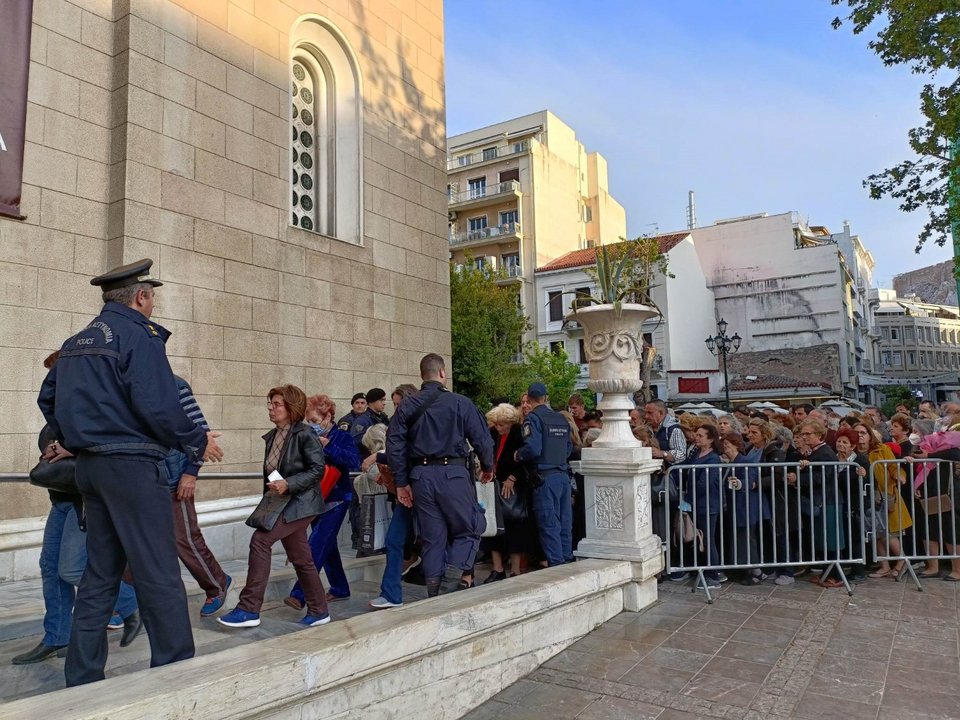 Παναγία «Άξιον Εστί»: Ουρές πιστών για την εικόνα από το Άγιον Όρος