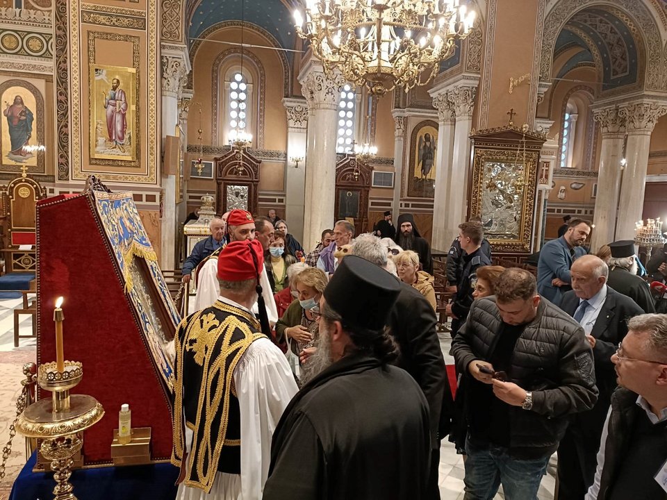 Παναγία «Άξιον Εστί»: Ουρές πιστών για την εικόνα από το Άγιον Όρος
