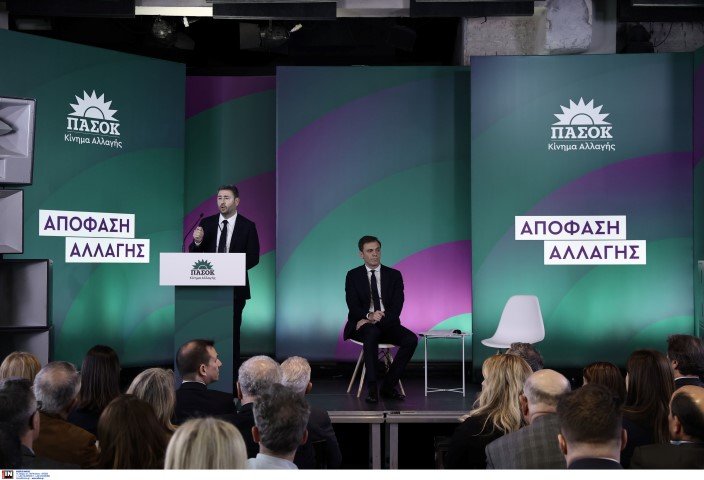 Ο Νίκος Ανδρουλάκης παρουσιάζει το πρόγραμμα του ΠΑΣΟΚ