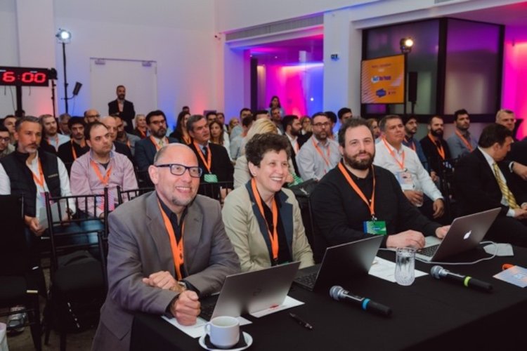 Η κριτική επιτροπή στο 1ο HEDNO Datathon του ΔΕΔΔΗΕ