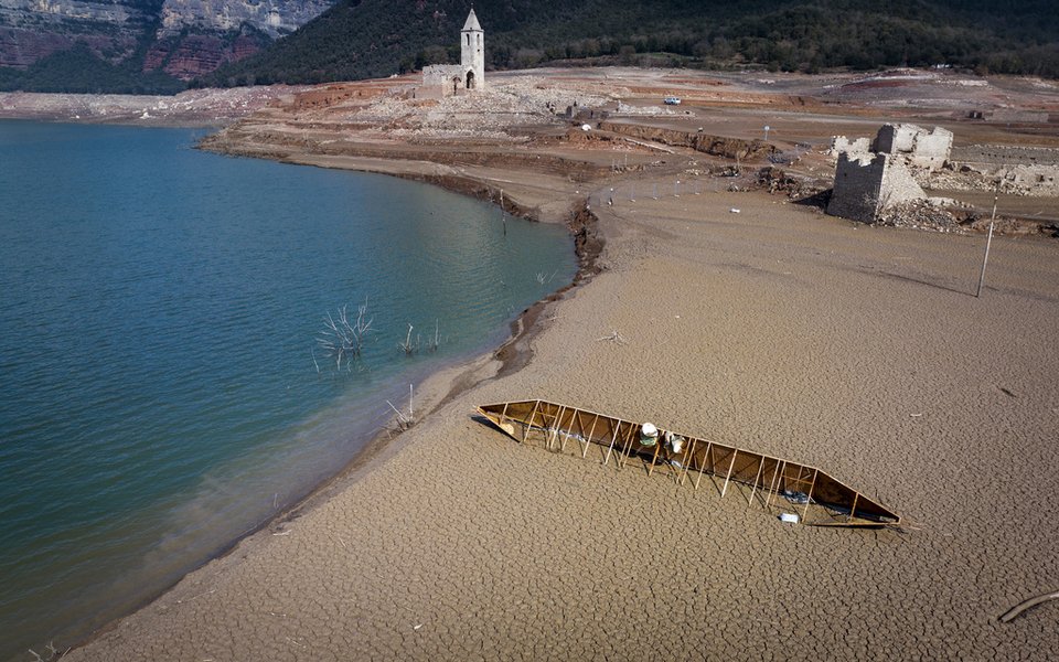 Άποψη της δεξαμενής Sau, περίπου 100 km βόρεια της Βαρκελώνης. Ισπανία, Δευτέρα, 20 Μαρτίου 2023
