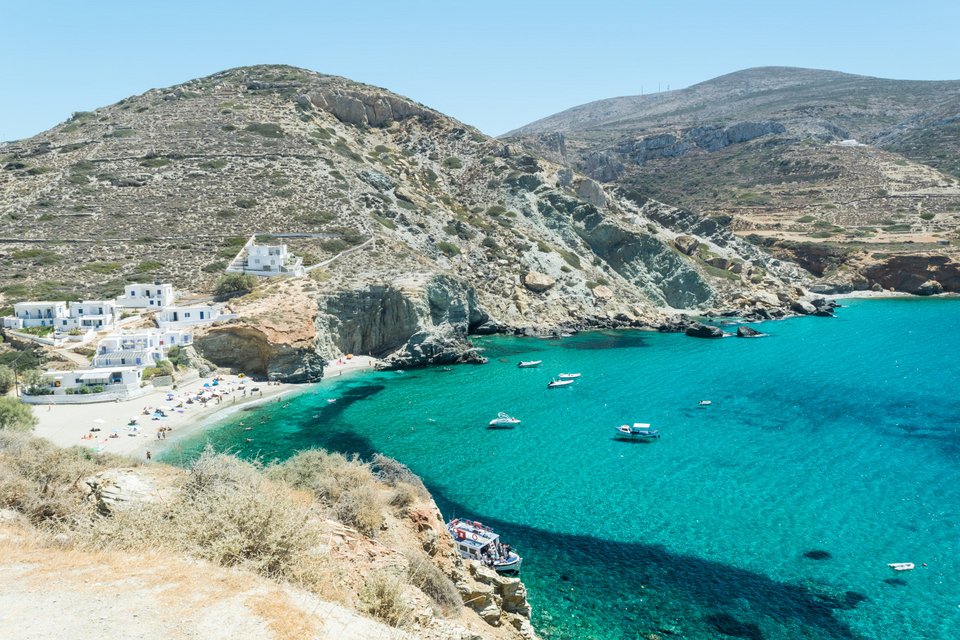 Η παραλία Αγκάλη