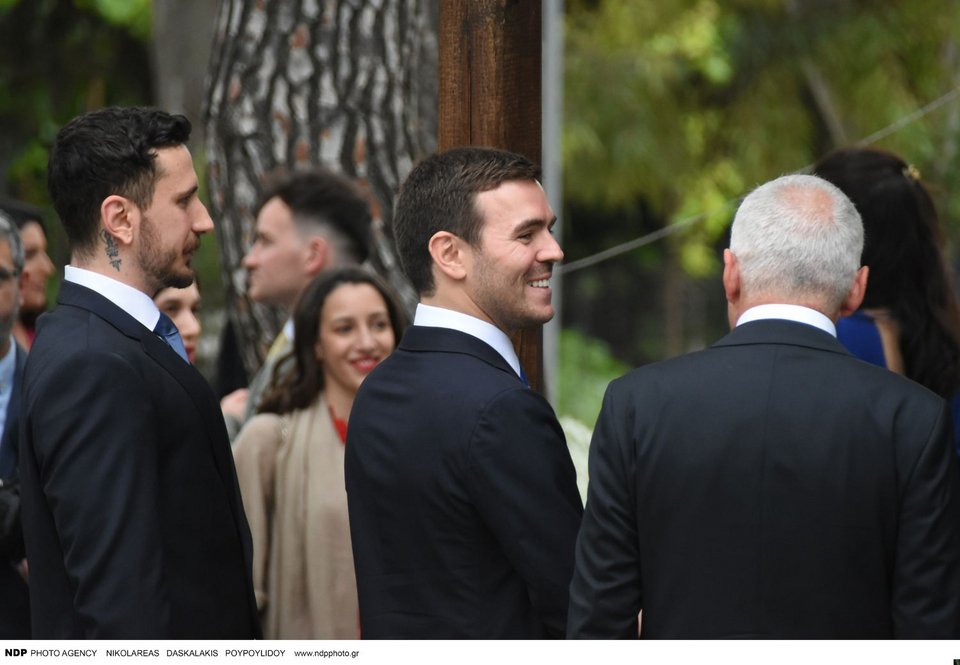 Οι πρώτες φωτογραφίες από το γάμο του μικρότερου γιο της Γιάννας και του Θόδωρου Αγγελόπουλου